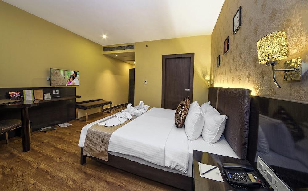 เดอะ เฟิร์น เรสซิเดนซี กลกาตา Hotel โกลกาตา ภายนอก รูปภาพ