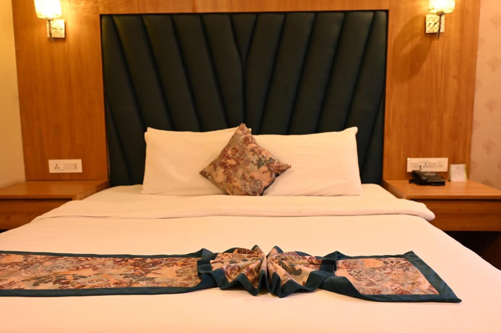 เดอะ เฟิร์น เรสซิเดนซี กลกาตา Hotel โกลกาตา ภายนอก รูปภาพ