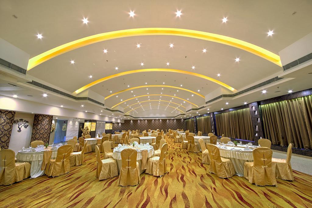 เดอะ เฟิร์น เรสซิเดนซี กลกาตา Hotel โกลกาตา ภายนอก รูปภาพ
