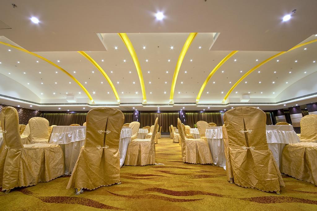 เดอะ เฟิร์น เรสซิเดนซี กลกาตา Hotel โกลกาตา ภายนอก รูปภาพ